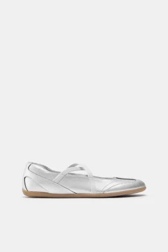 ballerines de sport mtallises 1 330x495 - Ballerines de sport m&eacute;tallis&eacute;es