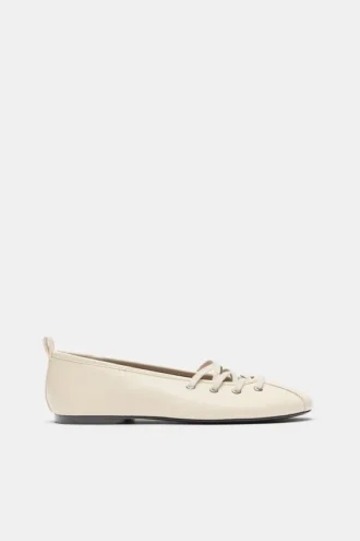 Ballerines à lacets