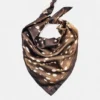 Bandana en satin à imprimé cerf Bandana en satin à imprimé cerf