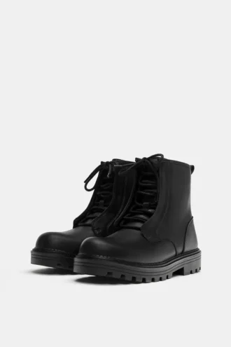 Bottes en cuir à lacets