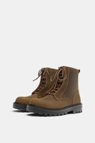 Bottes en cuir à lacets