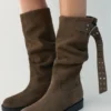 Bottes hautes en cuir avec boucle Bottes hautes en cuir avec boucle