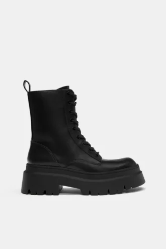 Bottes à lacets volumineuses