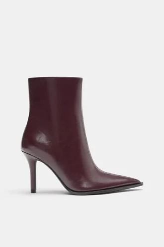 Bottes à talons aiguilles