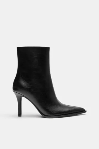 Bottes à talons aiguilles