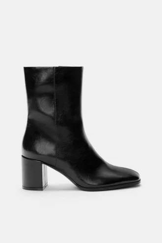 Bottes à talons hauts
