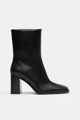Bottes à talons hauts