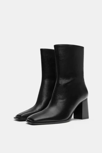 Bottes à talons hauts