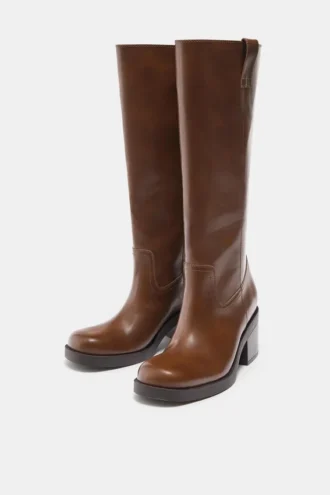 Bottes à talons hauts