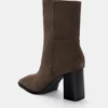 Bottes à talons hauts en cuir Bottes à talons hauts en cuir