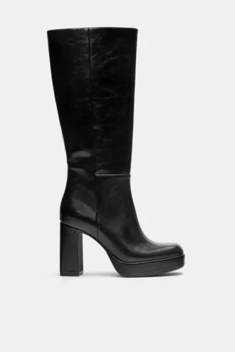 Bottes à talons hauts et semelles compensées
