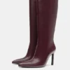 Bottes à talons hauts montant jusqu’aux genoux Bottes à talons hauts montant jusqu’aux genoux