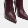 Bottes à talons hauts montant jusqu’aux genoux Bottes à talons hauts montant jusqu’aux genoux