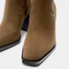 Bottes à talons style cowboy Bottes à talons style cowboy