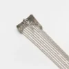 Broche en fourrure à chaîne