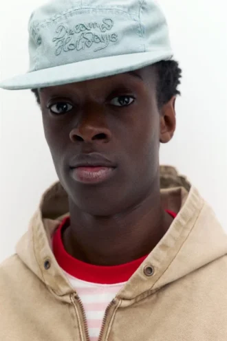 Casquette bleue à 5 panneaux avec broderie