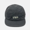 Casquette brodée à cinq panneaux Casquette brodée à cinq panneaux