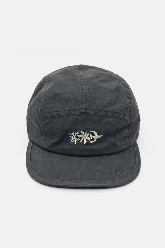 Casquette brodée à cinq panneaux Casquette brodée à cinq panneaux