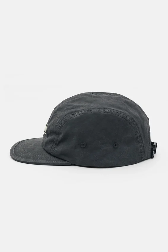 Casquette brodée à cinq panneaux Casquette brodée à cinq panneaux