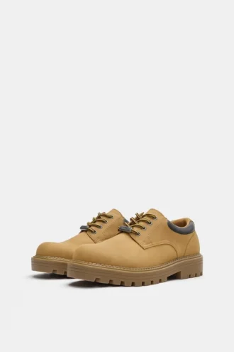 Chaussures à lacets STWD