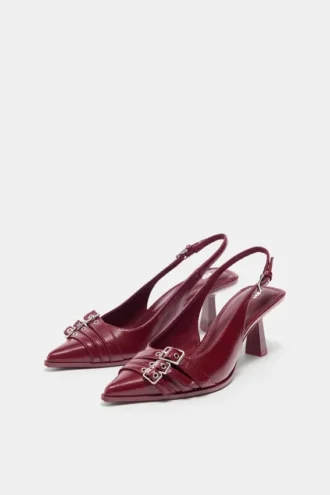 Chaussures à talons avec boucles