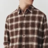 Chemise à carreaux à manches longues