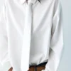 Chemise en popeline avec cravate Chemise en popeline avec cravate
