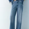 Jean baggy à coupe droite avec strass
