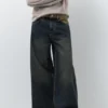Jean à jambes larges avec ceinture contrastée
