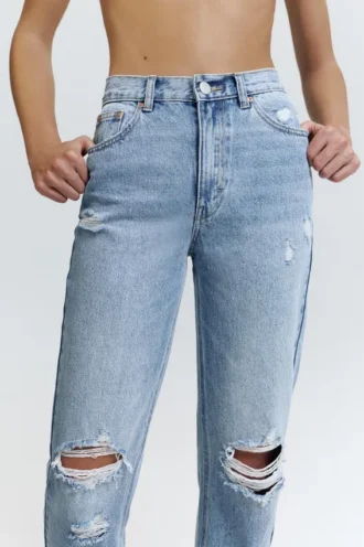 Jean mom déchiré