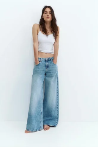 Jean taille basse à jambes larges