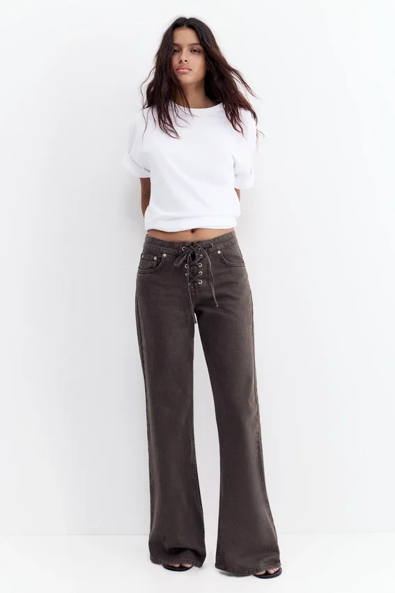 Jean taille basse style corsaire Jean taille basse style corsaire