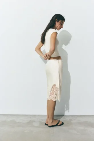 Jupe mi-longue style lingerie