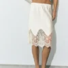 Jupe mi-longue style lingerie