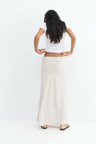 Jupe midi en satin