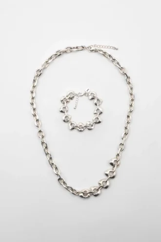 Lot colliers et bracelet