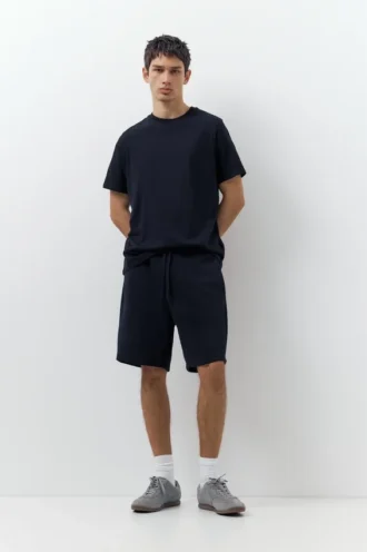 Lot comprenant un short de jogging et un T-shirt