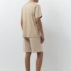 Lot comprenant un short de jogging et un T-shirt Lot comprenant un short de jogging et un T-shirt