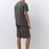 Lot comprenant un short de jogging et un T-shirt Lot comprenant un short de jogging et un T-shirt