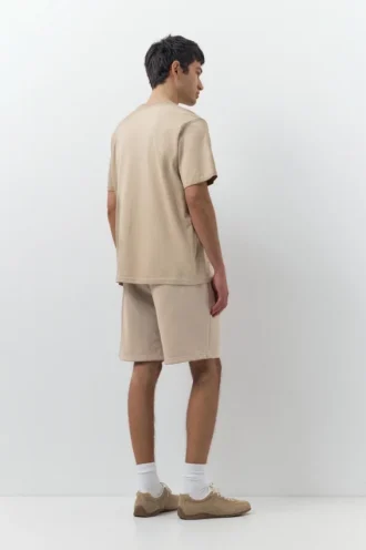 Lot comprenant un short de jogging et un T-shirt