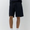 Lot comprenant un short de jogging et un T-shirt Lot comprenant un short de jogging et un T-shirt