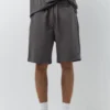 Lot comprenant un short de jogging et un T-shirt Lot comprenant un short de jogging et un T-shirt