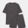 Lot comprenant un short de jogging et un T-shirt Lot comprenant un short de jogging et un T-shirt