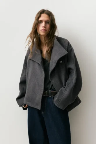 Manteau court à texture feutrée