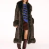 Manteau long avec détails en fausse fourrure