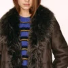 Manteau long avec détails en fausse fourrure