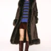 Manteau long avec détails en fausse fourrure