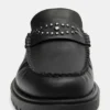 Mocassins cloutés