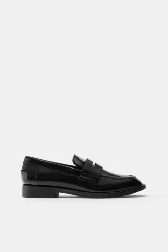 Mocassins en simili cuir verni
