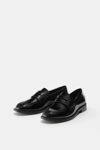 Mocassins en simili cuir verni